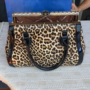 Purse tiger print